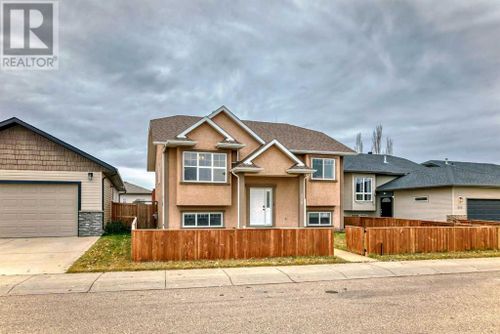 312 Jenner Cres, Red Deer, AB, T4P0B3 | Card Image