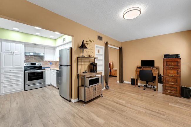 APT-24 - 2256 Philippine Dr, Condo with 2 bedrooms, 2 bathrooms and null parking in CLEARWATER FL | Image 15