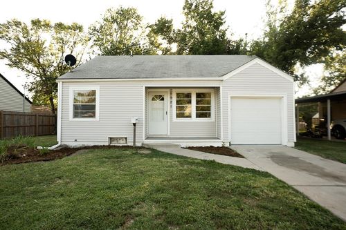 1921 S Vine St, Wichita, KS, 67213-3557 | Card Image