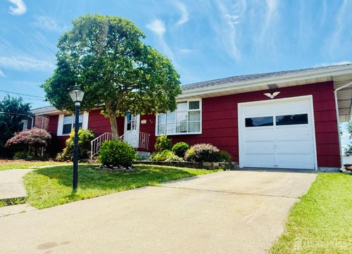 93 N Washington Ave, Colonia, NJ, 07067-4026 | Card Image