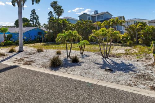 211 176th Terrace Dr E, REDINGTON SHORES, FL, 33708-1226 | Card Image