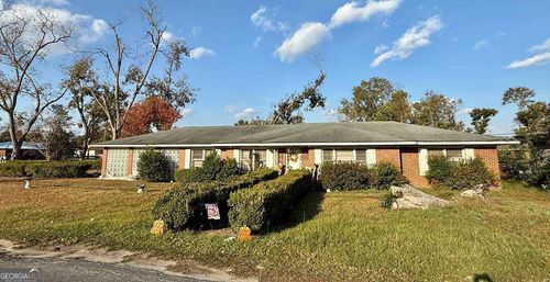 10 W 1st Ave, Hazlehurst, GA, 31539-6782 | Card Image