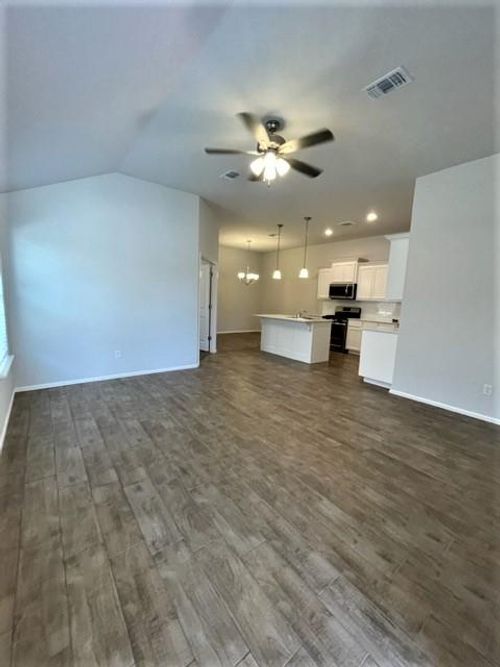 645 Marlin Ct, Chickasha, OK, 73018-5010 | Card Image