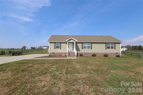 154 Back Acres Ln, Kannapolis, NC, 28081-5527 | Card Image