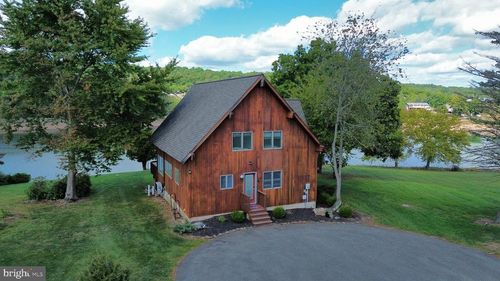 832 Cayuga Cv, AUBURN, PA, 17922 | Card Image