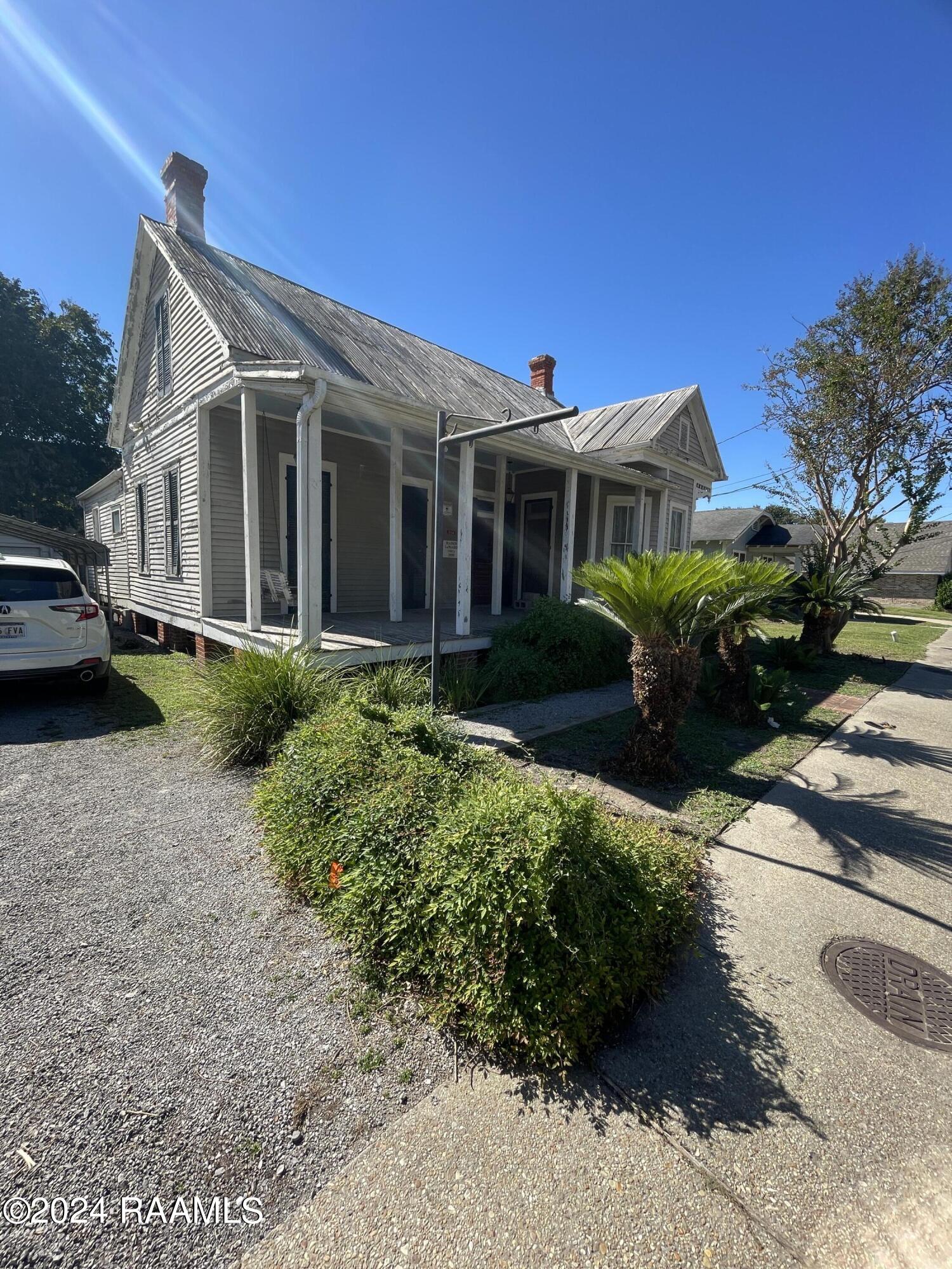 314 E Pershing Street, For Sale in New Iberia Zoocasa