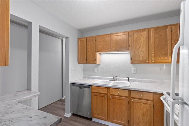 Dinning Room to Kitchen | Image 8