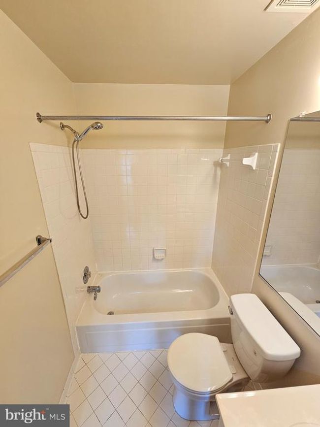 19165 Highstream Dr, Townhouse with 3 bedrooms, 4 bathrooms and null parking in GERMANTOWN MD | Image 25