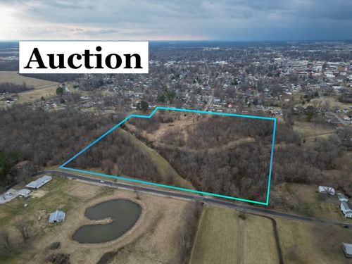 705 E Everett St, Marion, IL, 62959-4008 | Card Image