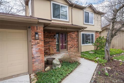 709 Denham Lane, Rochester Hills, MI, 48307 | Card Image