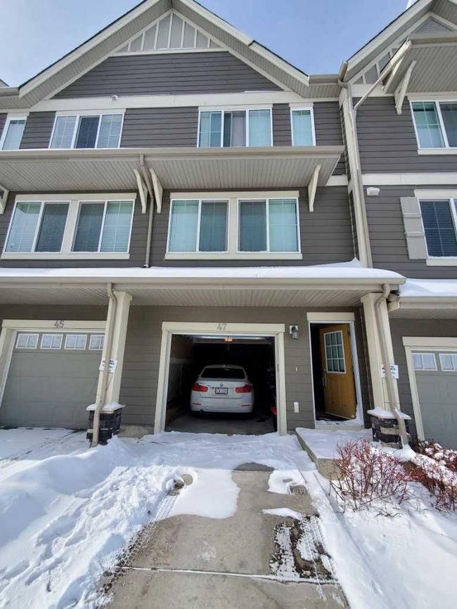47 Kinlea Common Nw, Home with 2 bedrooms, 2 bathrooms and 3 parking in Calgary AB | Image 2