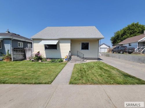 311 Gladstone St, Idaho Falls, ID, 83401-2512 | Card Image