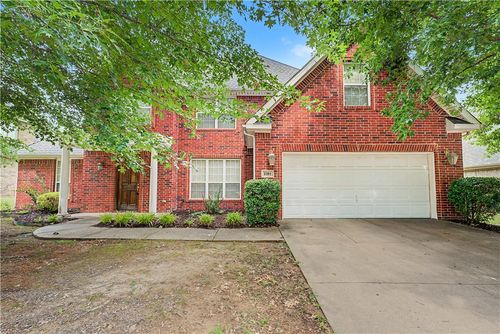 2391 N Water Oak Dr, Fayetteville, AR, 72704-6386 | Card Image