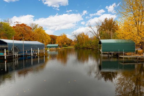 50 Willow Wood Dr, Excelsior, MN, 55331-8425 | Card Image