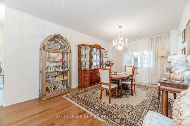 56 Manor Forest Rd, House other with 4 bedrooms, 4 bathrooms and 4 parking in Mount Albert ON | Image 8