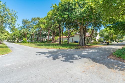 1800 Se 1st Ave, Fort Lauderdale, FL, 33316-2802 | Card Image