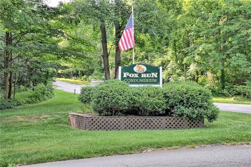 215 Fox Run Ln, Carmel, NY, 10512-2349 | Card Image