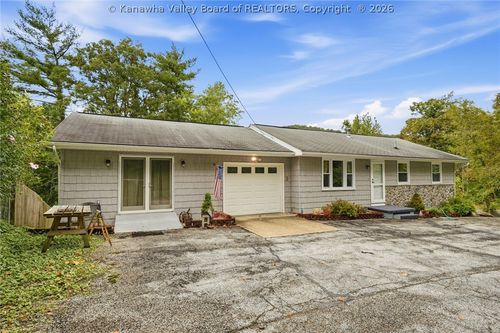 45 Warner Ln, Charleston, WV, 25311-8583 | Card Image