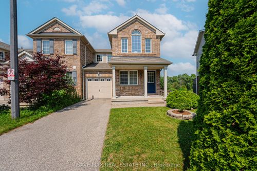 30 Manhattan Cir, Cambridge, ON, N3C0C4 | Card Image