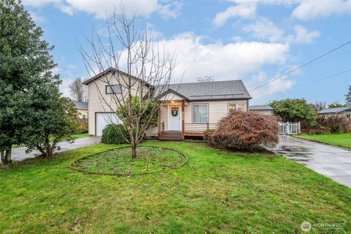 728 15th St Nw, Puyallup, WA, 98371-4064 | Card Image