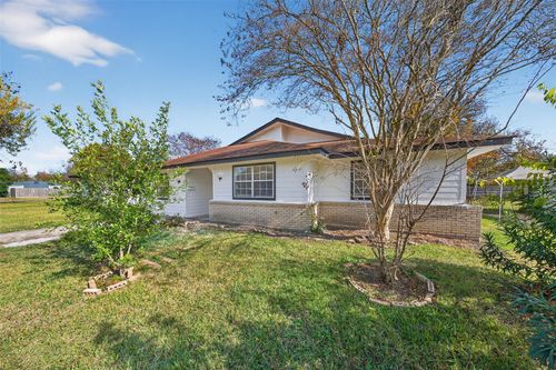 907 S 3rd St, La Porte, TX, 77571-5023 | Card Image