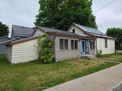 21 Peter St S, Walkerton, ON, N0G2V0 | Card Image