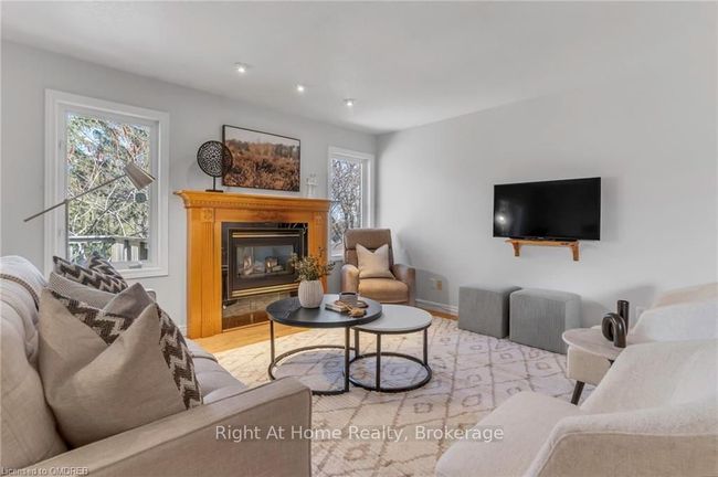 47 Morton Ave, House other with 4 bedrooms, 2 bathrooms and 4 parking in Dundas ON | Image 12