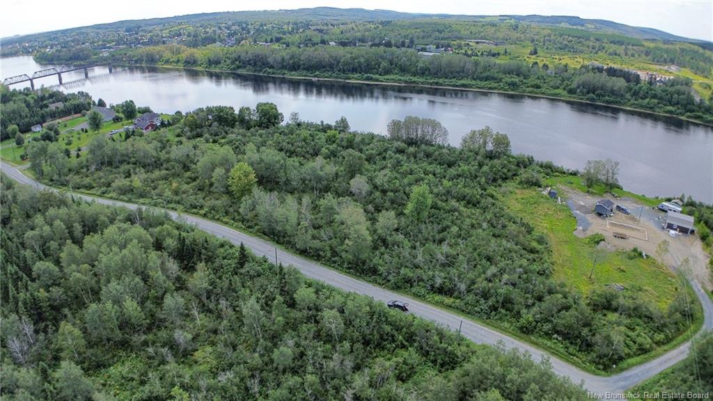 Land in Saint-Léonard 4