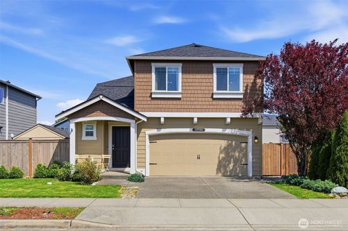 17703 Oak St, Granite Falls, WA, 98252-9037 | Card Image