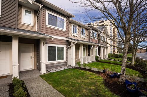 204-1675 Crescent View Dr, Nanaimo, BC, V9S0A8 | Card Image