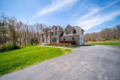 11 Saddle Hill Rd, Chester, NY, 10918-2615 | Card Image