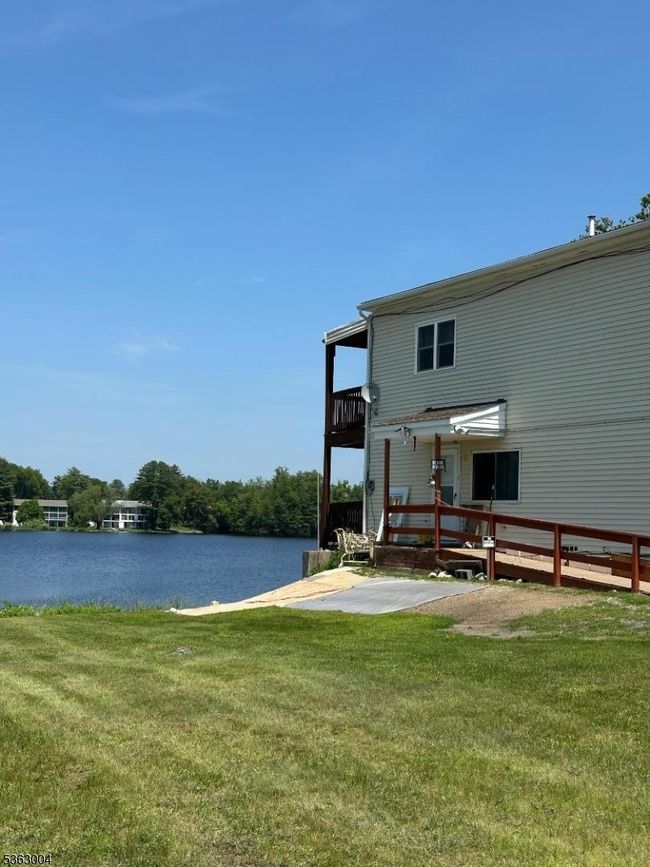 B - 390 Shore Dr, Townhouse with 1 bedrooms, 1 bathrooms and null parking in Montague NJ | Image 13