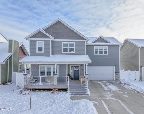 2006 18th Ave W, Williston, ND, 58801-2578 | Card Image