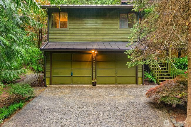 Midcentury Modern nestled within a serene woodland! | Image 4