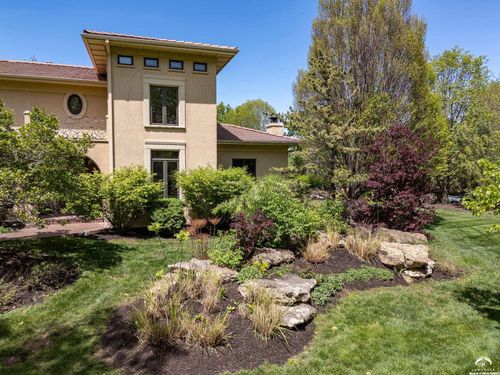 201 Fall Creek Rd, Lawrence, KS, 66049-9066 | Card Image