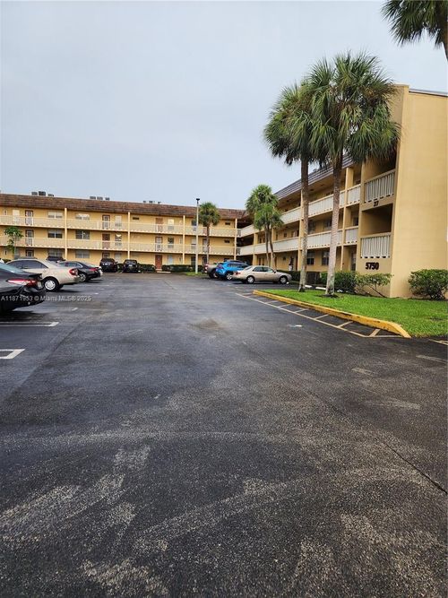 apt-303-5750 Nw 64th Ave, Tamarac, FL, 33319-2281 | Card Image