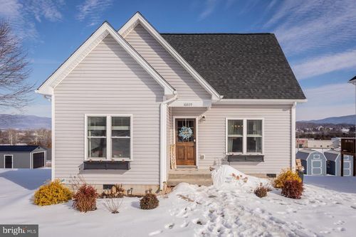 16805 E Spring Ave, ELKTON, VA, 22827-1664 | Card Image