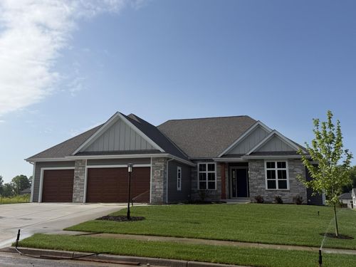 N66W21193 Sweet Clover Dr, MENOMONEE FALLS, WI, 53051 | Card Image