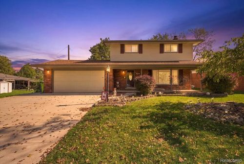 607 Ashburnham St, Auburn Hills, MI, 48326-3401 | Card Image
