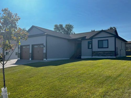 205 7th Avenue Ne, Watford City, ND, 58854 | Card Image