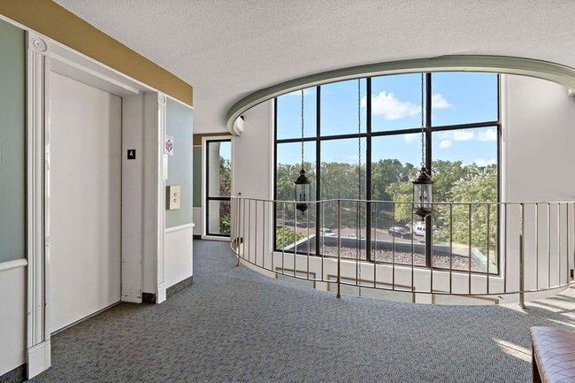 Bright and sunny building | Image 19