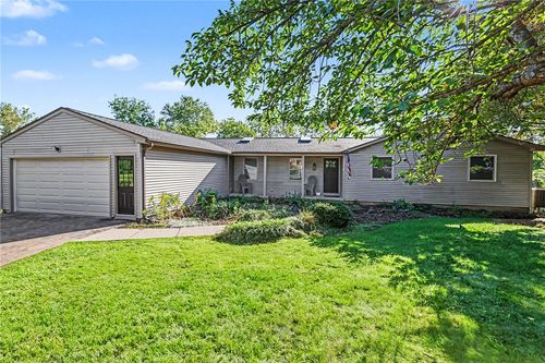 24 Sandpiper Hl, Fairport, NY, 14450-9366 | Card Image