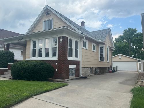 912 Vine St, Joliet, IL, 60435-4639 | Card Image