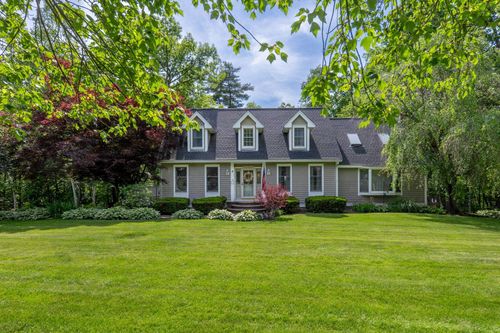 8 Kestrel Ln, Hudson, NH, 03051-4490 | Card Image