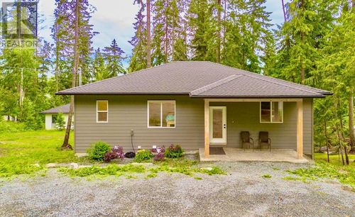 7468 Estate Dr, Anglemont, BC, V0E1M8 | Card Image