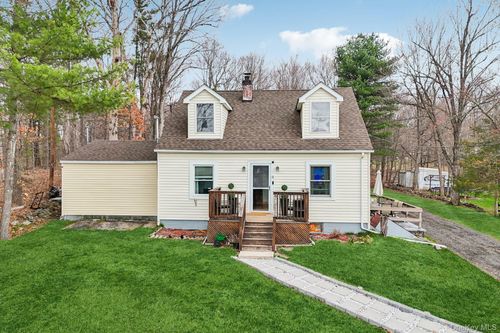 525 Bloomingburg Rd, Middletown, NY, 10940-8436 | Card Image