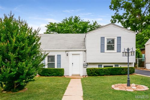 9457 Harold Dr, Saint Louis, MO, 63134-4009 | Card Image