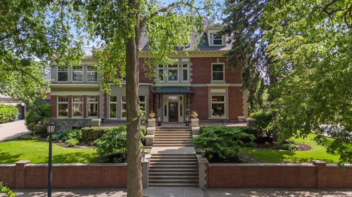 1721 Mount Curve Ave, Minneapolis, MN, 55403-1017 | Card Image
