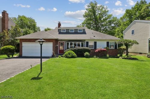 207 Stoughton Ave, Cranford, NJ, 07016-2838 | Card Image