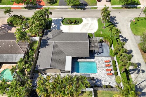 2750 Ne 45th St, Lighthouse Point, FL, 33064-7271 | Card Image